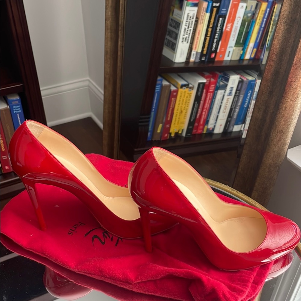 Christian Louboutin Dolly 110 Patent Round-Toe Pump - Picture 8 of 9